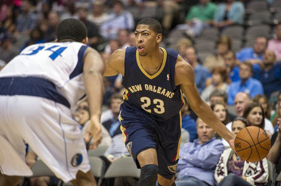 湖人飞赴明尼阿波利斯！詹姆斯东契奇帅气出镜 雷迪克评价G2表现