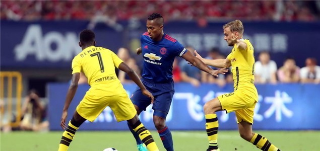 乎正面临 乎正面临